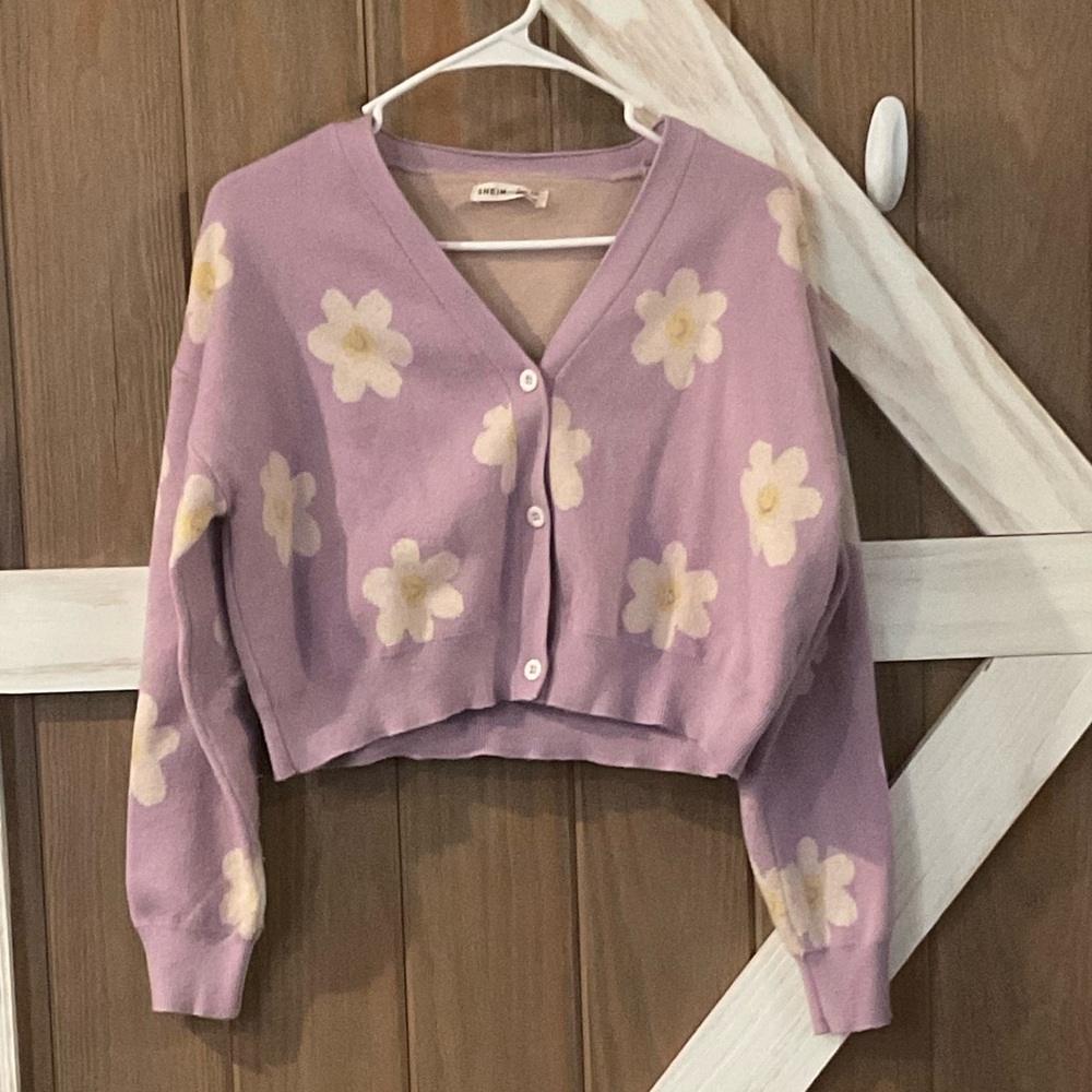 Youth Size 16 Lavender Daisy Cardigan Crop Sweater Girls. Size 16 Youth - Picture 9 of 9